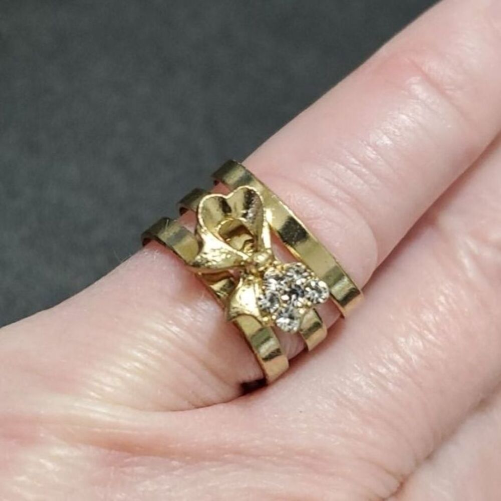 Gold tone bow ring adjustable - Picture 2 of 10